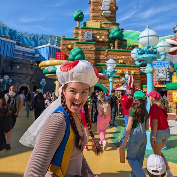 Toad (super mario bros) mushroom hat and vest - Picture 5 of 6